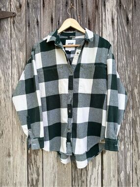 Aerie flannel shirt green and white size small